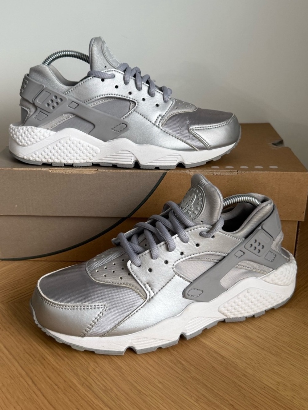 Nike Air Huarache Run SE ‘Metallic Silver’ Women Sneakers - SZ 7.5